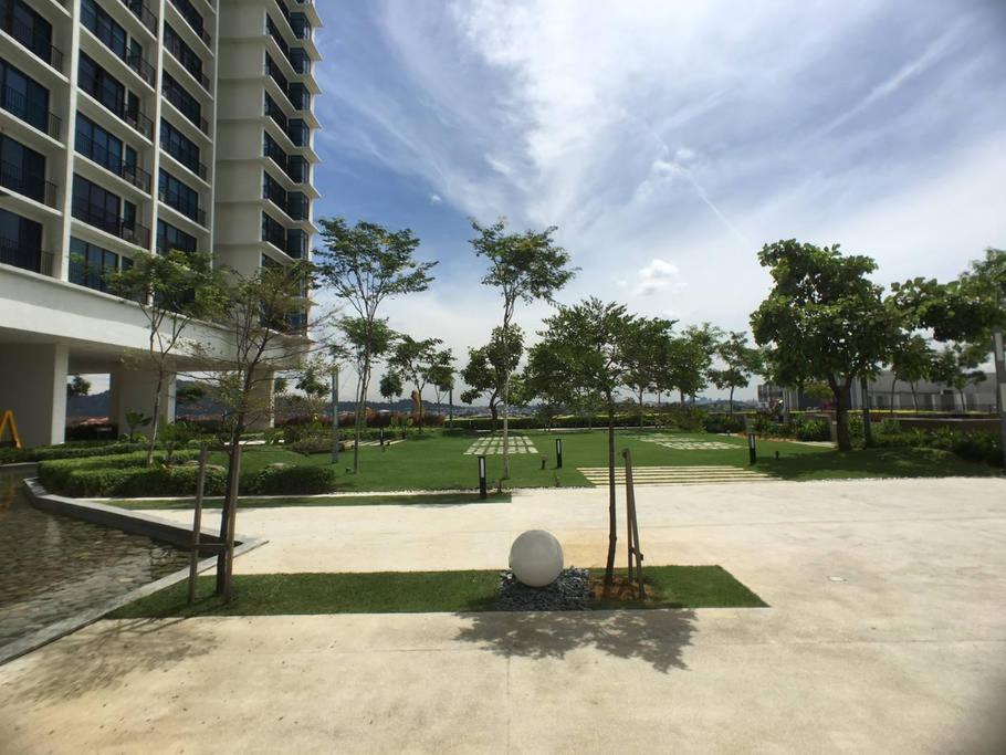 Trefoil Setia Alam- Simple No 5- Near Setia City Mall & Convention Centre Hotel Exterior photo